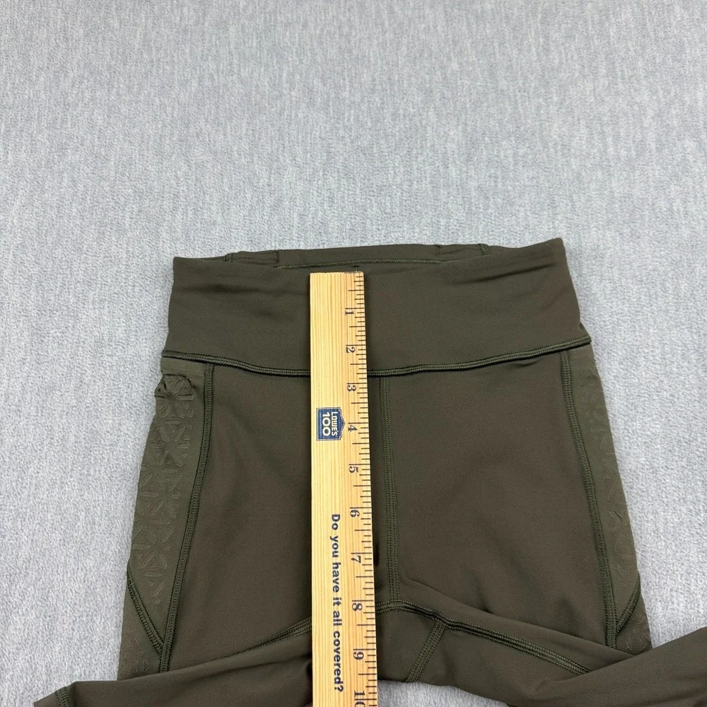 Lululemon Shorts Womens 2 Green Strength & Sweat 8